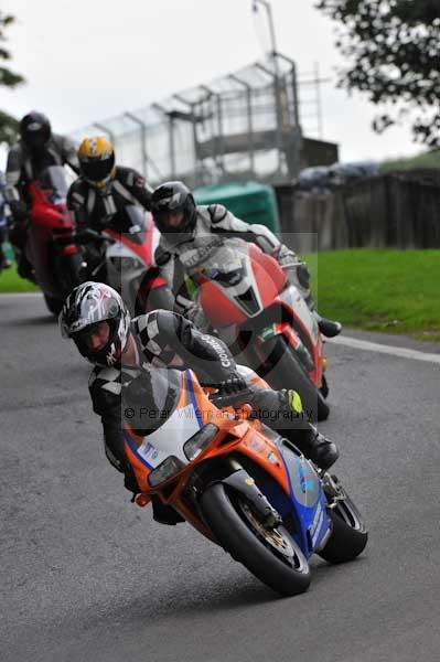 Motorcycle action photographs;cadwell;cadwell park photographs;event digital images;eventdigitalimages;motor racing louth lincolnshire;no limits trackday;peter wileman photography;trackday;trackday digital images;trackday photos