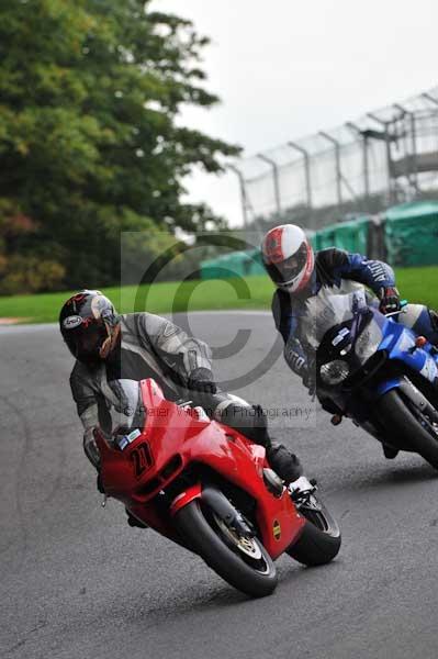 Motorcycle action photographs;cadwell;cadwell park photographs;event digital images;eventdigitalimages;motor racing louth lincolnshire;no limits trackday;peter wileman photography;trackday;trackday digital images;trackday photos