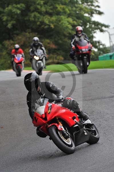 Motorcycle action photographs;cadwell;cadwell park photographs;event digital images;eventdigitalimages;motor racing louth lincolnshire;no limits trackday;peter wileman photography;trackday;trackday digital images;trackday photos