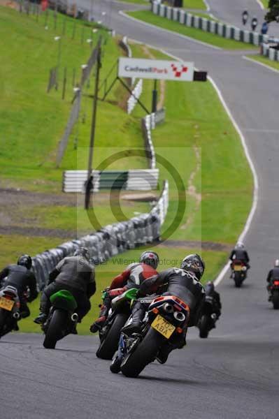 Motorcycle action photographs;cadwell;cadwell park photographs;event digital images;eventdigitalimages;motor racing louth lincolnshire;no limits trackday;peter wileman photography;trackday;trackday digital images;trackday photos