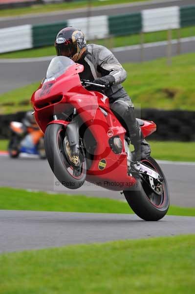 Motorcycle action photographs;cadwell;cadwell park photographs;event digital images;eventdigitalimages;motor racing louth lincolnshire;no limits trackday;peter wileman photography;trackday;trackday digital images;trackday photos