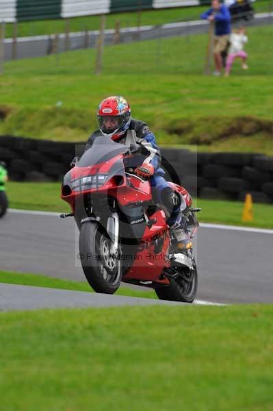 Motorcycle action photographs;cadwell;cadwell park photographs;event digital images;eventdigitalimages;motor racing louth lincolnshire;no limits trackday;peter wileman photography;trackday;trackday digital images;trackday photos