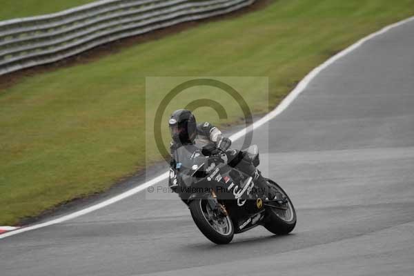 Motorcycle action photographs;event digital images;eventdigitalimages;no limits trackday;oulton park;oulton park circuit cheshire;oulton park photographs;peter wileman photography;trackday;trackday digital images;trackday photos