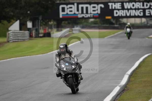 Motorcycle action photographs;event digital images;eventdigitalimages;no limits trackday;oulton park;oulton park circuit cheshire;oulton park photographs;peter wileman photography;trackday;trackday digital images;trackday photos