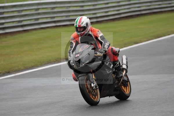 Motorcycle action photographs;event digital images;eventdigitalimages;no limits trackday;oulton park;oulton park circuit cheshire;oulton park photographs;peter wileman photography;trackday;trackday digital images;trackday photos