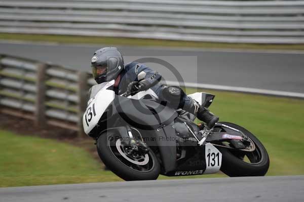 Motorcycle action photographs;event digital images;eventdigitalimages;no limits trackday;oulton park;oulton park circuit cheshire;oulton park photographs;peter wileman photography;trackday;trackday digital images;trackday photos