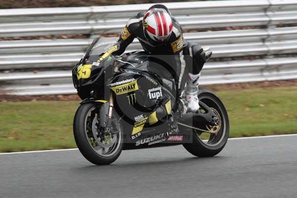 Motorcycle action photographs;event digital images;eventdigitalimages;no limits trackday;oulton park;oulton park circuit cheshire;oulton park photographs;peter wileman photography;trackday;trackday digital images;trackday photos