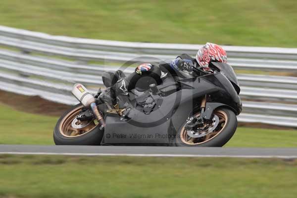 Motorcycle action photographs;event digital images;eventdigitalimages;no limits trackday;oulton park;oulton park circuit cheshire;oulton park photographs;peter wileman photography;trackday;trackday digital images;trackday photos