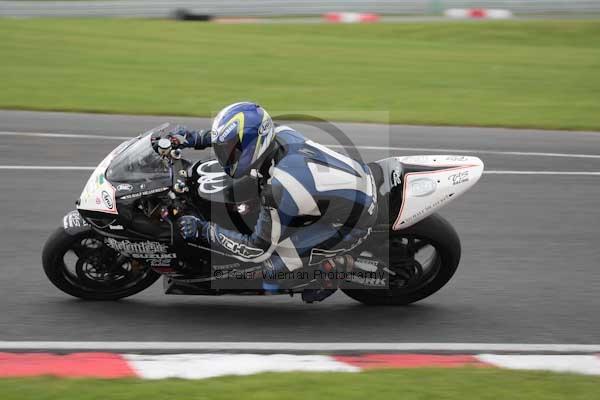 Motorcycle action photographs;event digital images;eventdigitalimages;no limits trackday;oulton park;oulton park circuit cheshire;oulton park photographs;peter wileman photography;trackday;trackday digital images;trackday photos