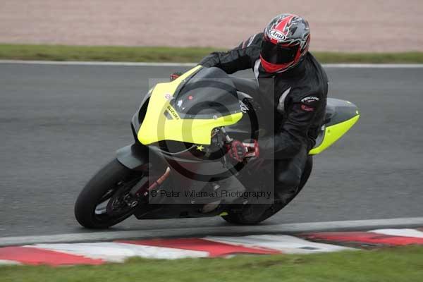 Motorcycle action photographs;event digital images;eventdigitalimages;no limits trackday;oulton park;oulton park circuit cheshire;oulton park photographs;peter wileman photography;trackday;trackday digital images;trackday photos