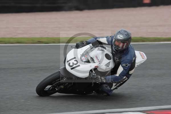 Motorcycle action photographs;event digital images;eventdigitalimages;no limits trackday;oulton park;oulton park circuit cheshire;oulton park photographs;peter wileman photography;trackday;trackday digital images;trackday photos