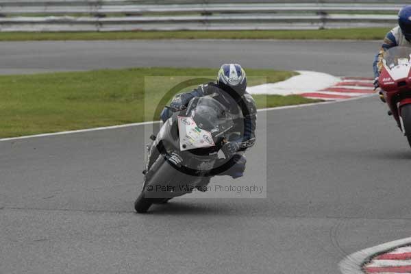 Motorcycle action photographs;event digital images;eventdigitalimages;no limits trackday;oulton park;oulton park circuit cheshire;oulton park photographs;peter wileman photography;trackday;trackday digital images;trackday photos