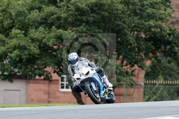 Motorcycle action photographs;event digital images;eventdigitalimages;no limits trackday;oulton park;oulton park circuit cheshire;oulton park photographs;peter wileman photography;trackday;trackday digital images;trackday photos