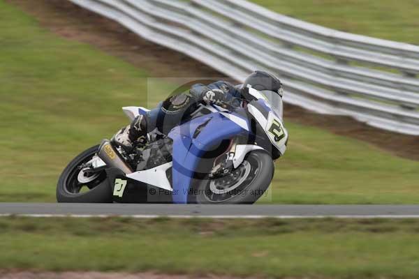 Motorcycle action photographs;event digital images;eventdigitalimages;no limits trackday;oulton park;oulton park circuit cheshire;oulton park photographs;peter wileman photography;trackday;trackday digital images;trackday photos