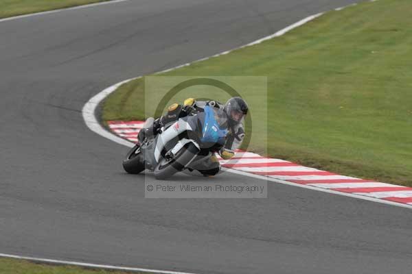 Motorcycle action photographs;event digital images;eventdigitalimages;no limits trackday;oulton park;oulton park circuit cheshire;oulton park photographs;peter wileman photography;trackday;trackday digital images;trackday photos