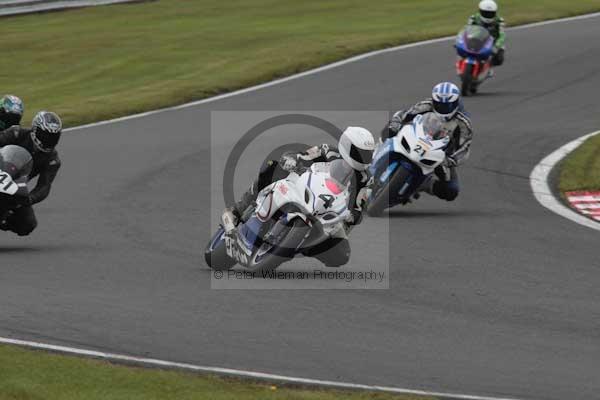 Motorcycle action photographs;event digital images;eventdigitalimages;no limits trackday;oulton park;oulton park circuit cheshire;oulton park photographs;peter wileman photography;trackday;trackday digital images;trackday photos