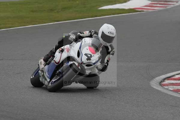 Motorcycle action photographs;event digital images;eventdigitalimages;no limits trackday;oulton park;oulton park circuit cheshire;oulton park photographs;peter wileman photography;trackday;trackday digital images;trackday photos