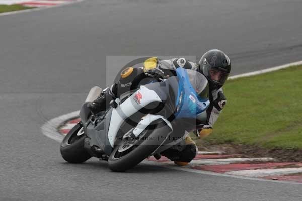 Motorcycle action photographs;event digital images;eventdigitalimages;no limits trackday;oulton park;oulton park circuit cheshire;oulton park photographs;peter wileman photography;trackday;trackday digital images;trackday photos