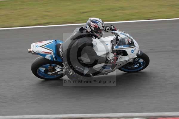 Motorcycle action photographs;event digital images;eventdigitalimages;no limits trackday;oulton park;oulton park circuit cheshire;oulton park photographs;peter wileman photography;trackday;trackday digital images;trackday photos