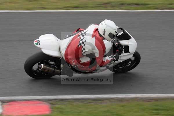 Motorcycle action photographs;event digital images;eventdigitalimages;no limits trackday;oulton park;oulton park circuit cheshire;oulton park photographs;peter wileman photography;trackday;trackday digital images;trackday photos