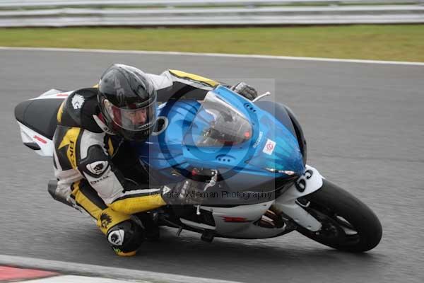 Motorcycle action photographs;event digital images;eventdigitalimages;no limits trackday;oulton park;oulton park circuit cheshire;oulton park photographs;peter wileman photography;trackday;trackday digital images;trackday photos