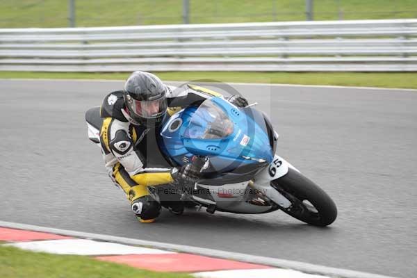 Motorcycle action photographs;event digital images;eventdigitalimages;no limits trackday;oulton park;oulton park circuit cheshire;oulton park photographs;peter wileman photography;trackday;trackday digital images;trackday photos