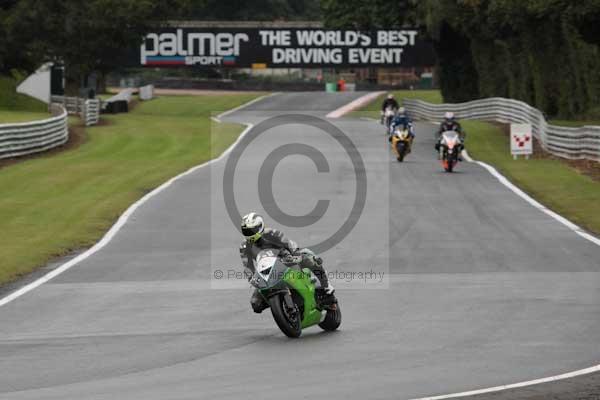 Motorcycle action photographs;event digital images;eventdigitalimages;no limits trackday;oulton park;oulton park circuit cheshire;oulton park photographs;peter wileman photography;trackday;trackday digital images;trackday photos