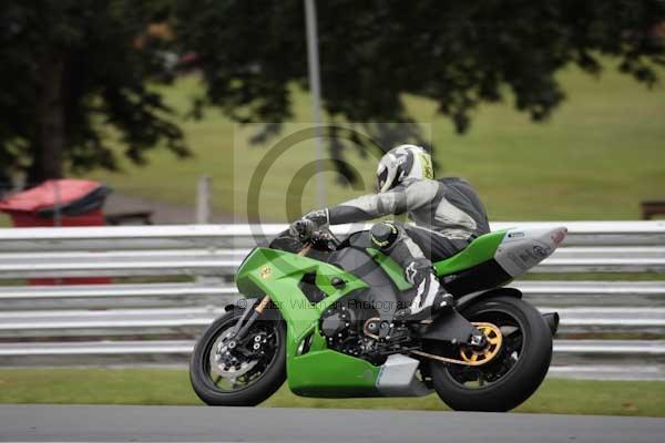 Motorcycle action photographs;event digital images;eventdigitalimages;no limits trackday;oulton park;oulton park circuit cheshire;oulton park photographs;peter wileman photography;trackday;trackday digital images;trackday photos