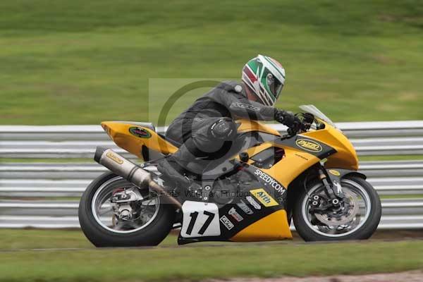 Motorcycle action photographs;event digital images;eventdigitalimages;no limits trackday;oulton park;oulton park circuit cheshire;oulton park photographs;peter wileman photography;trackday;trackday digital images;trackday photos