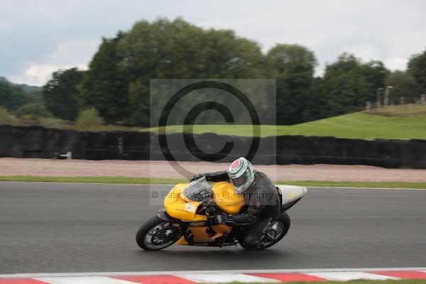 Motorcycle action photographs;event digital images;eventdigitalimages;no limits trackday;oulton park;oulton park circuit cheshire;oulton park photographs;peter wileman photography;trackday;trackday digital images;trackday photos