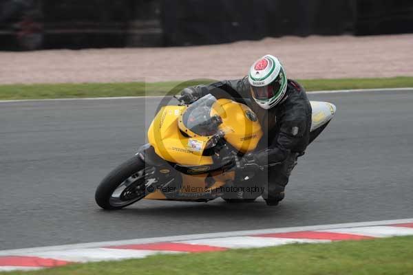 Motorcycle action photographs;event digital images;eventdigitalimages;no limits trackday;oulton park;oulton park circuit cheshire;oulton park photographs;peter wileman photography;trackday;trackday digital images;trackday photos