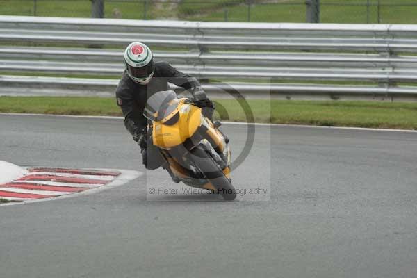 Motorcycle action photographs;event digital images;eventdigitalimages;no limits trackday;oulton park;oulton park circuit cheshire;oulton park photographs;peter wileman photography;trackday;trackday digital images;trackday photos