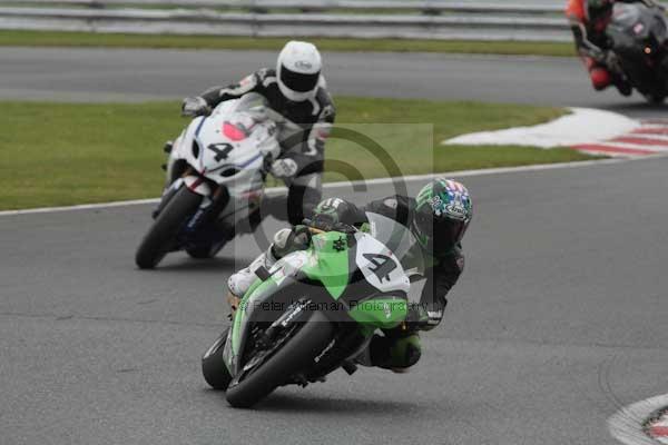 Motorcycle action photographs;event digital images;eventdigitalimages;no limits trackday;oulton park;oulton park circuit cheshire;oulton park photographs;peter wileman photography;trackday;trackday digital images;trackday photos