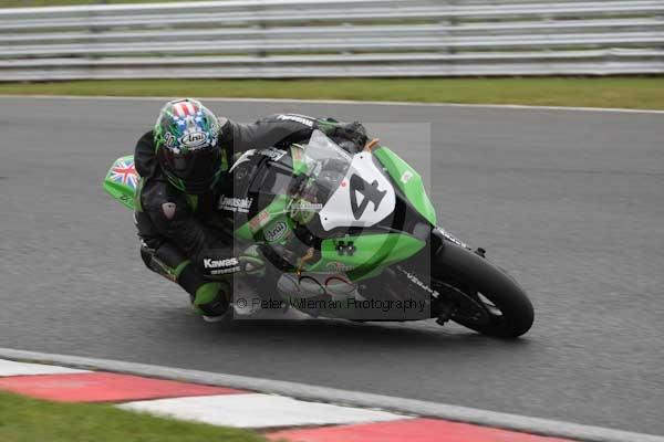 Motorcycle action photographs;event digital images;eventdigitalimages;no limits trackday;oulton park;oulton park circuit cheshire;oulton park photographs;peter wileman photography;trackday;trackday digital images;trackday photos