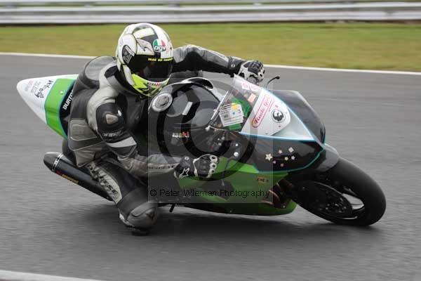 Motorcycle action photographs;event digital images;eventdigitalimages;no limits trackday;oulton park;oulton park circuit cheshire;oulton park photographs;peter wileman photography;trackday;trackday digital images;trackday photos