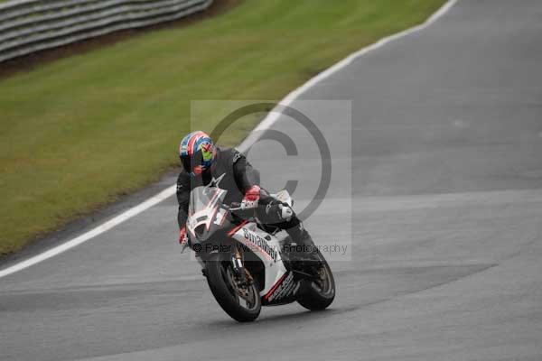 Motorcycle action photographs;event digital images;eventdigitalimages;no limits trackday;oulton park;oulton park circuit cheshire;oulton park photographs;peter wileman photography;trackday;trackday digital images;trackday photos