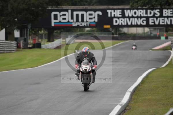 Motorcycle action photographs;event digital images;eventdigitalimages;no limits trackday;oulton park;oulton park circuit cheshire;oulton park photographs;peter wileman photography;trackday;trackday digital images;trackday photos