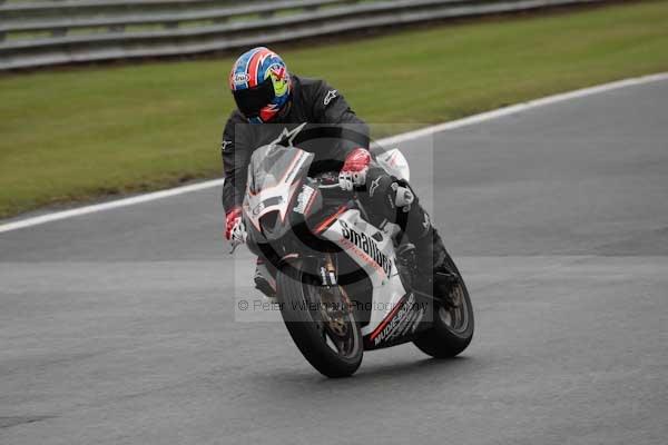 Motorcycle action photographs;event digital images;eventdigitalimages;no limits trackday;oulton park;oulton park circuit cheshire;oulton park photographs;peter wileman photography;trackday;trackday digital images;trackday photos