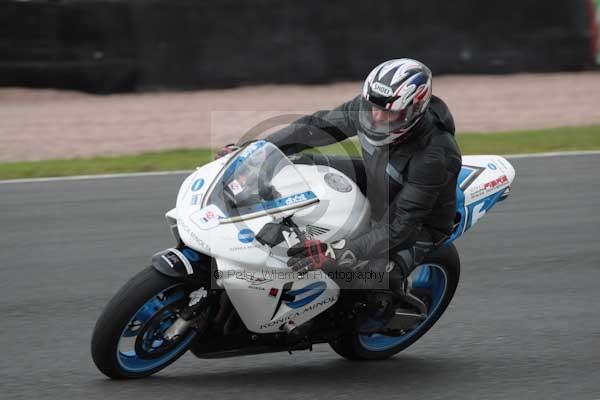 Motorcycle action photographs;event digital images;eventdigitalimages;no limits trackday;oulton park;oulton park circuit cheshire;oulton park photographs;peter wileman photography;trackday;trackday digital images;trackday photos