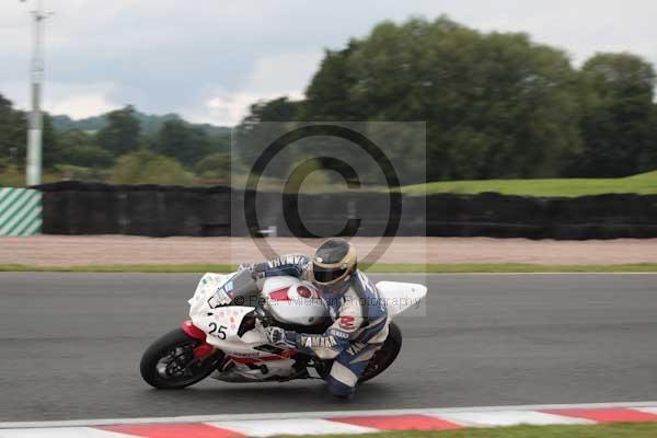 Motorcycle action photographs;event digital images;eventdigitalimages;no limits trackday;oulton park;oulton park circuit cheshire;oulton park photographs;peter wileman photography;trackday;trackday digital images;trackday photos