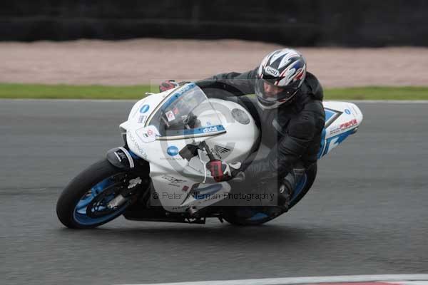 Motorcycle action photographs;event digital images;eventdigitalimages;no limits trackday;oulton park;oulton park circuit cheshire;oulton park photographs;peter wileman photography;trackday;trackday digital images;trackday photos