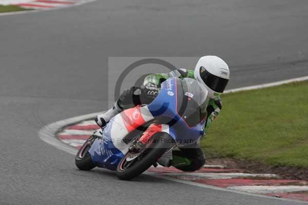 Motorcycle action photographs;event digital images;eventdigitalimages;no limits trackday;oulton park;oulton park circuit cheshire;oulton park photographs;peter wileman photography;trackday;trackday digital images;trackday photos