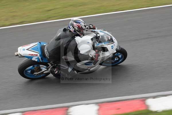 Motorcycle action photographs;event digital images;eventdigitalimages;no limits trackday;oulton park;oulton park circuit cheshire;oulton park photographs;peter wileman photography;trackday;trackday digital images;trackday photos