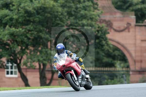 Motorcycle action photographs;event digital images;eventdigitalimages;no limits trackday;oulton park;oulton park circuit cheshire;oulton park photographs;peter wileman photography;trackday;trackday digital images;trackday photos