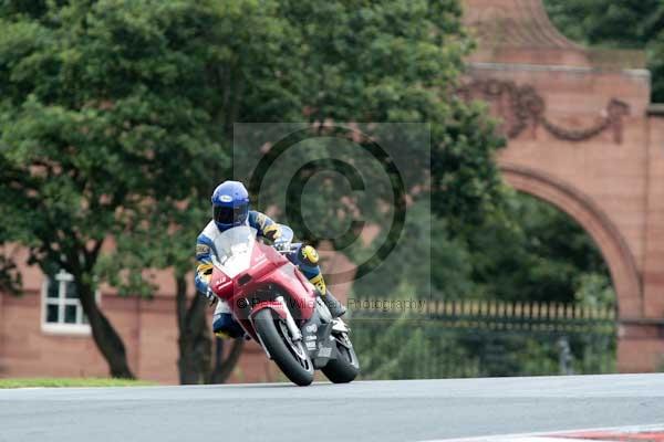 Motorcycle action photographs;event digital images;eventdigitalimages;no limits trackday;oulton park;oulton park circuit cheshire;oulton park photographs;peter wileman photography;trackday;trackday digital images;trackday photos