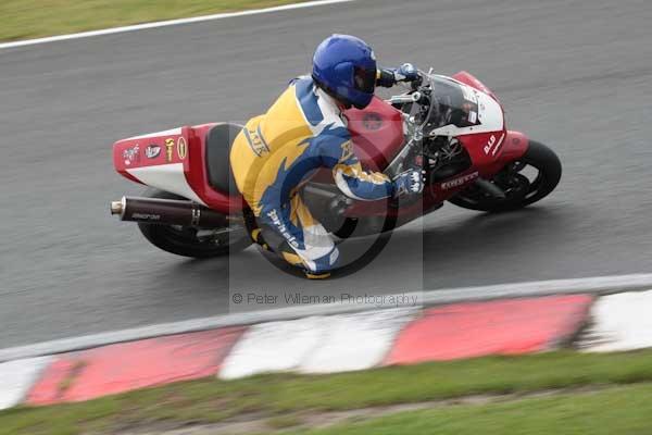 Motorcycle action photographs;event digital images;eventdigitalimages;no limits trackday;oulton park;oulton park circuit cheshire;oulton park photographs;peter wileman photography;trackday;trackday digital images;trackday photos