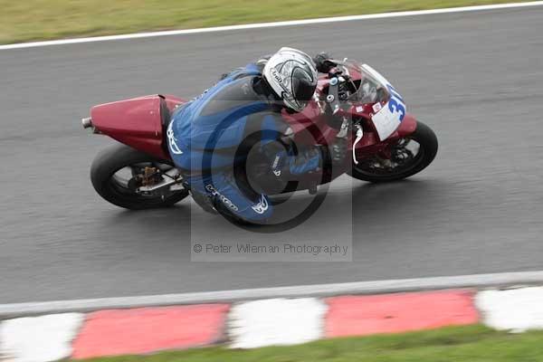 Motorcycle action photographs;event digital images;eventdigitalimages;no limits trackday;oulton park;oulton park circuit cheshire;oulton park photographs;peter wileman photography;trackday;trackday digital images;trackday photos