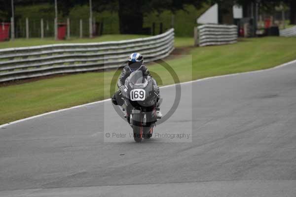 Motorcycle action photographs;event digital images;eventdigitalimages;no limits trackday;oulton park;oulton park circuit cheshire;oulton park photographs;peter wileman photography;trackday;trackday digital images;trackday photos