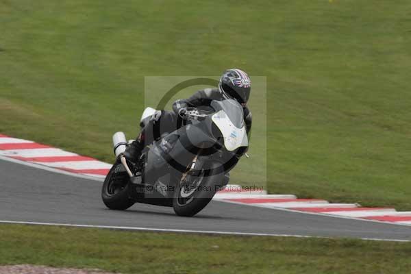 Motorcycle action photographs;event digital images;eventdigitalimages;no limits trackday;oulton park;oulton park circuit cheshire;oulton park photographs;peter wileman photography;trackday;trackday digital images;trackday photos