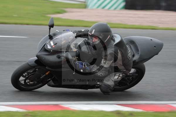 Motorcycle action photographs;event digital images;eventdigitalimages;no limits trackday;oulton park;oulton park circuit cheshire;oulton park photographs;peter wileman photography;trackday;trackday digital images;trackday photos